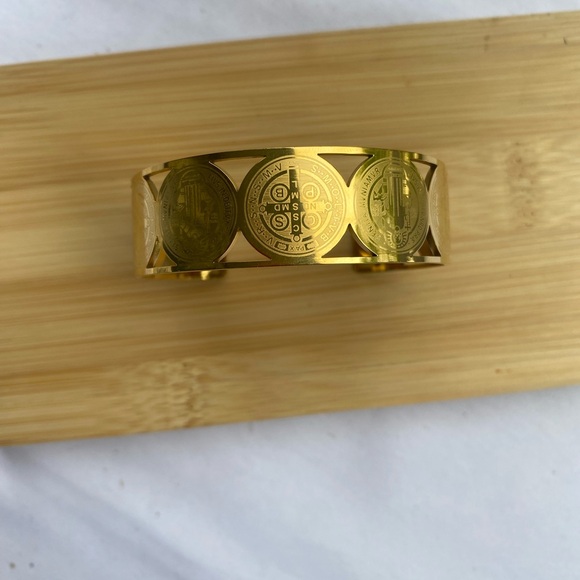 Gold Engraved Bangle Bracelet - Picture 4 of 5